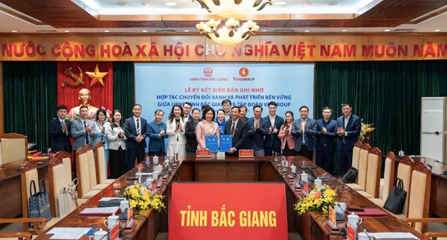 UBND tỉnh Bắc Giang v&#224; Vingroup k&#253; kết hợp t&#225;c th&#250;c đẩy chuyển đổi xanh, chuyển đổi số  - Ảnh 1