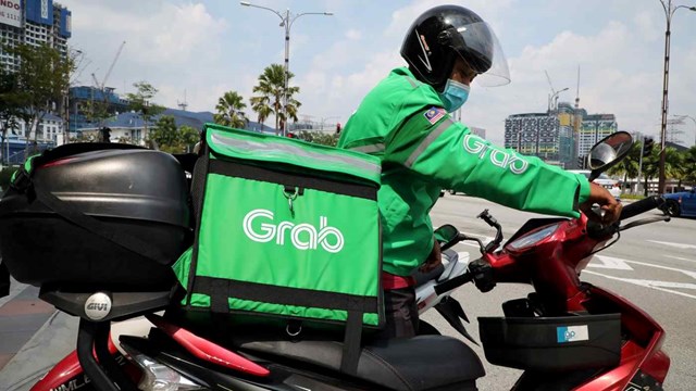 Chỉ t&iacute;nh ri&ecirc;ng qu&yacute; đầu ti&ecirc;n sau khi l&ecirc;n s&agrave;n Nasdaq th&ocirc;ng qua SPAC, "&ocirc;ng lớn" Grab đ&atilde; lỗ r&ograve;ng tới 1,05 tỷ USD.
