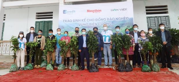 Mcredit trao tặng hơn 10.000 c&#226;y giống cho đồng b&#224;o bi&#234;n giới H&#224; Giang - Ảnh 1