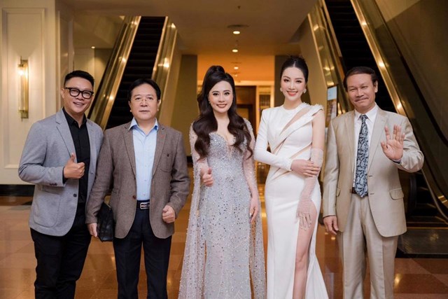 Ban tổ chức v&agrave; Ban gi&aacute;m khảo, cố vấn cuộc thi.