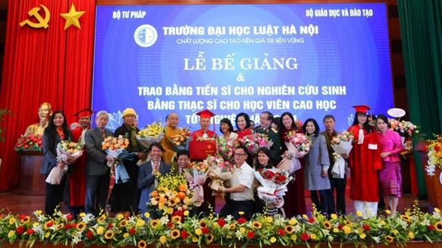 Ảnh chụp lưu niệm tại buổi lễ.