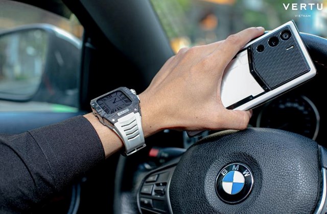 Giới doanh nh&acirc;n Việt sẵn s&agrave;ng chi h&agrave;ng tỷ đồng để tậu smartphone c&ugrave;ng đồng hồ th&ocirc;ng minh Vertu để bảo vệ t&agrave;i sản số. &nbsp;