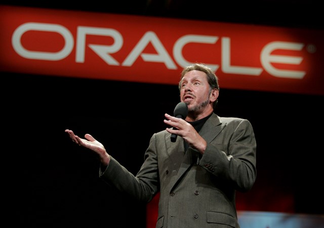Larry Ellison trở th&agrave;nh tỷ ph&uacute; v&agrave;o năm 1993.