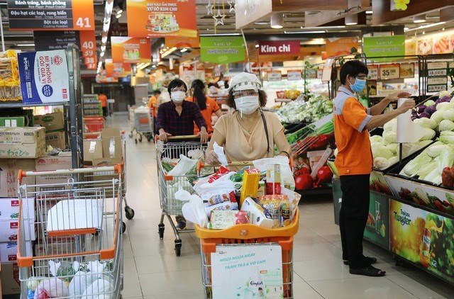 Việc giảm thuế gi&aacute; trị gia tăng (VAT) từ 10% về 8%, nhằm k&iacute;ch cầu ti&ecirc;u d&ugrave;ng, th&uacute;c đẩy sản xuất, kinh doanh sớm phục hồi v&agrave; đ&oacute;ng g&oacute;p trở lại ng&acirc;n s&aacute;ch.