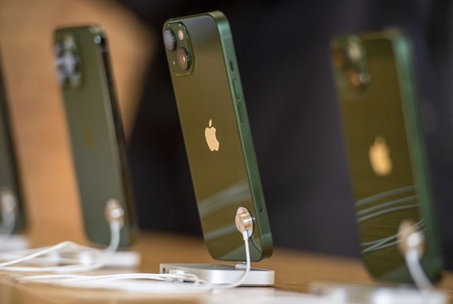 Nh&agrave; sản xuất iPhone đ&atilde; b&aacute;o c&aacute;o mức l&atilde;i r&ograve;ng trong ba th&aacute;ng đầu năm l&agrave; 24,16 tỷ USD