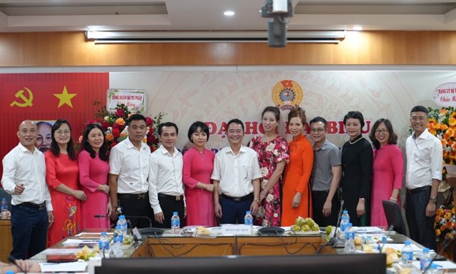 C&aacute;c đại biểu dự Đại hội chụp ảnh lưu niệm.