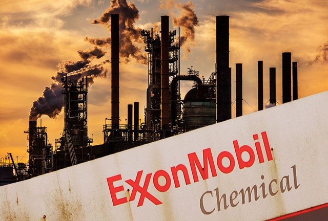Từ&nbsp;vị tr&iacute; thứ 133 v&agrave;o năm 2021,&nbsp;ExxonMobil - nh&agrave; sản xuất dầu lớn nhất ở Mỹ - đ&atilde; leo l&ecirc;n vị tr&iacute; thứ 8 trong bảng xếp hạng năm nay.
