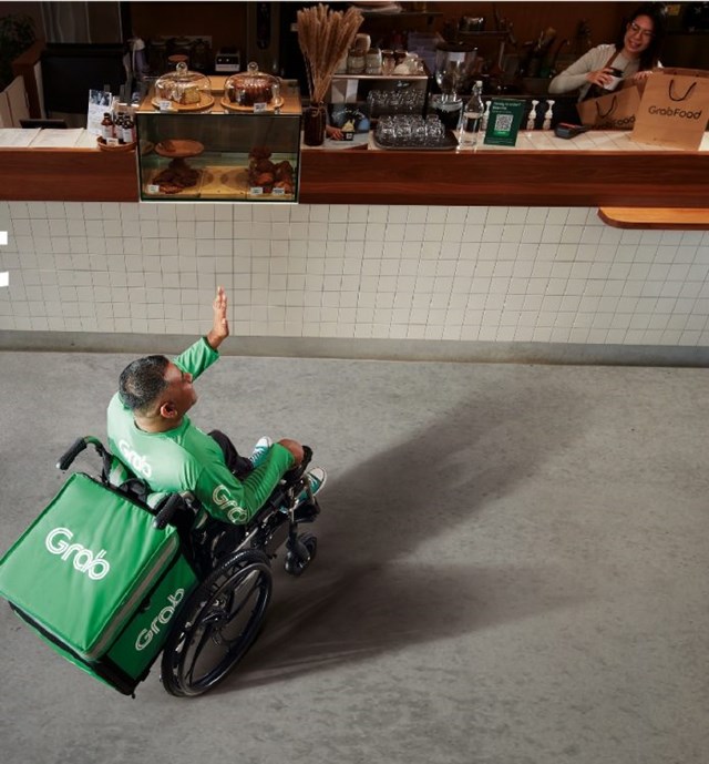 Grab đặt mục ti&ecirc;u tăng gấp đ&ocirc;i số lượng người yếu thế c&oacute; thể kiếm th&ecirc;m thu nhập th&ocirc;ng qua nền tảng Grab v&agrave;o năm 2025