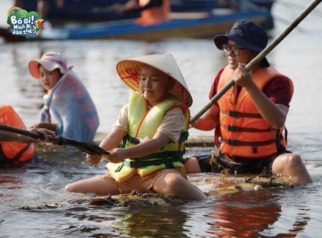 Bố con S&acirc;u đua b&egrave; chuối