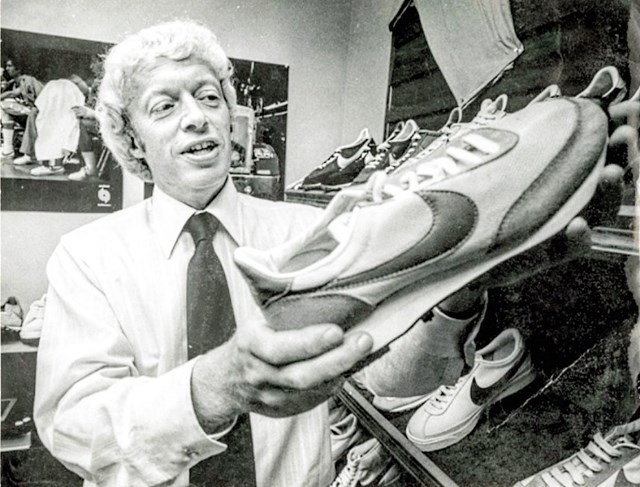 Hồ sơ tỷ ph&#250; - Kỳ 19: Phil Knight - ch&#224;ng sinh vi&#234;n giả danh gi&#225;m đốc v&#224; CEO đế chế gi&#224;y Nike - Ảnh 2