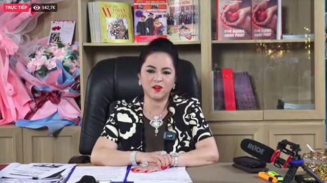 Fanpage của b&agrave; Phương Hằng ở thời điểm c&oacute; hơn 140.000 người xem.