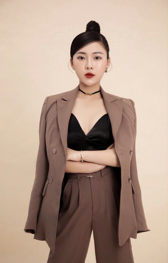 Lăng Ngọc Thi th&#224;nh c&#244;ng c&#249;ng b&#237; quyết l&#224;m đẹp da từ Ho&#224;ng Thi&#234;n S&#226;m - Ảnh 4