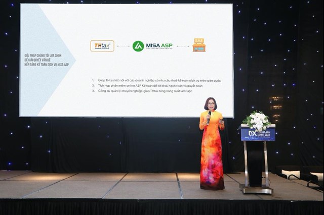Diễn giả Ng&ocirc; Thanh Hạnh với những chia sẻ thực tế về c&aacute;ch nền tảng MISA ASP gi&uacute;p kết nối c&aacute;c doanh nghiệp v&agrave; đơn vị Kế to&aacute;n dịch vụ &nbsp;