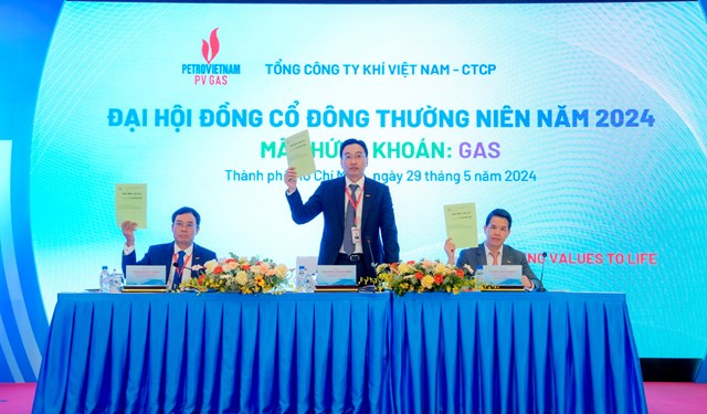 &nbsp;Đo&agrave;n chủ tịch điều h&agrave;nh Đại hội.