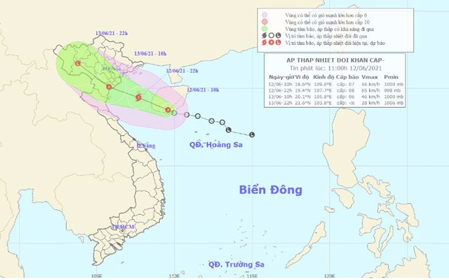 Dự b&aacute;o đường đi của &aacute;p thấp nhiệt đới tr&ecirc;n Biển Đ&ocirc;ng những giờ tới. Ảnh:&nbsp;Trung t&acirc;m dự b&aacute;o Kh&iacute; tượng thủy văn quốc gia