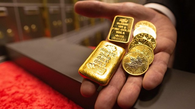 V&agrave;ng lao dốc khi đồng USD tăng vọt v&agrave; lợi suất tr&aacute;i phiếu kỳ hạn 10 năm của Mỹ tăng mạnh.