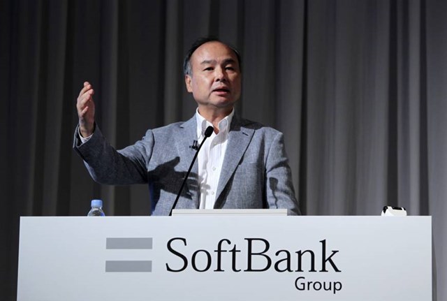 Với nỗ lực kh&ocirc;ng ngừng nghỉ, SoftBank dần lấy lại được đ&agrave; hồi phục.