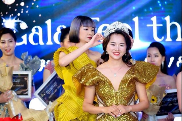 Nữ doanh nh&acirc;n 9x Ma Thị Ch&uacute; đăng quang ng&ocirc;i vị cao nhất của cuộc thi