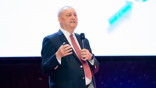 &Ocirc;ng Stephen L. Vargo, gi&aacute;o sư bộ m&ocirc;n marketing, Trường đại học Oklahoma (Hoa Kỳ) &nbsp;