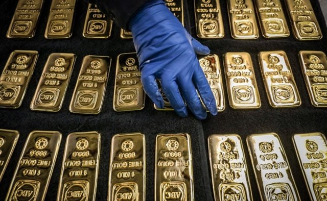 Mỗi ounce v&agrave;ng thế giới hiện giao dịch tr&ecirc;n s&agrave;n Hong Kong ni&ecirc;m yết tại 1.917 USD.
