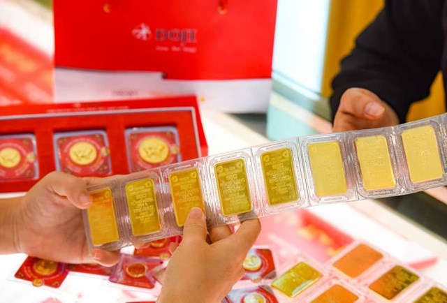 Gi&aacute; v&agrave;ng miếng SJC tại Doji giao dịch tại 61,1 - 62,7 triệu đồng/lượng.&nbsp;