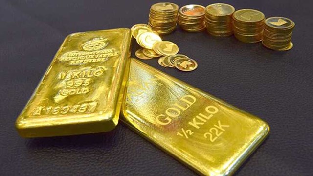 Gi&aacute; kim loại qu&yacute; hiện giao dịch tr&ecirc;n s&agrave;n Hong Kong ni&ecirc;m yết tại 1.922 USD, giảm 10 USD so với gi&aacute; chốt phi&ecirc;n cuối tuần trước.