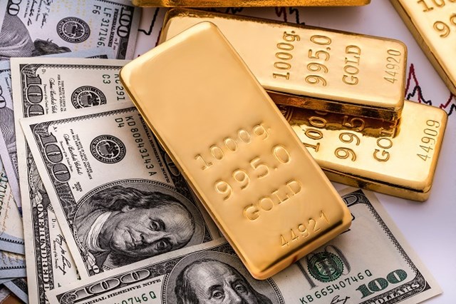 Theo nh&agrave; ph&acirc;n t&iacute;ch thị trường tại Equiti Capital David Madden, đồng USD yếu hơn, nhiều khả năng ch&uacute;ng ta sẽ thấy v&agrave;ng ở mức 1.900 USD/ounce.