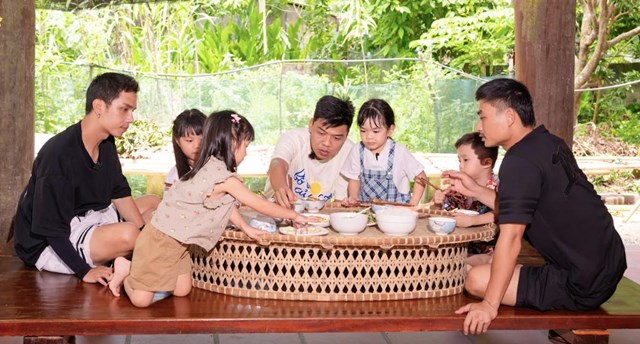 Bố ơi m&#236;nh đi đ&#226;u thế? 2025 - Tập 12: Picnic ruộng đồng cực chill, Neko L&#234; v&#224; con g&#225;i phối hợp &#39;out tr&#236;nh&#39; gi&#224;nh chiến thắng trong tr&#242; chơi đồng đội - Ảnh 2