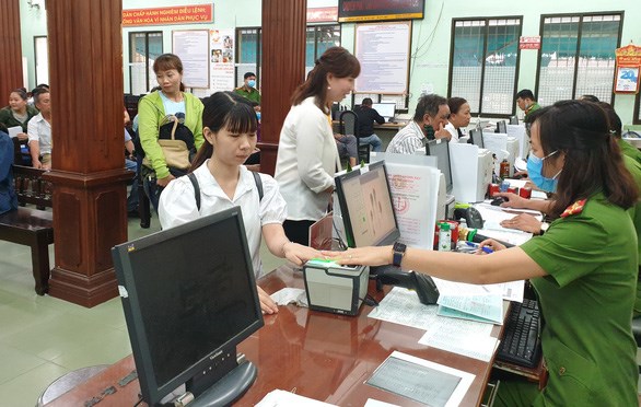 Cấp thẻ CCCD tại PC06, C&ocirc;ng an TP HCM - Ảnh: Th&aacute;i An