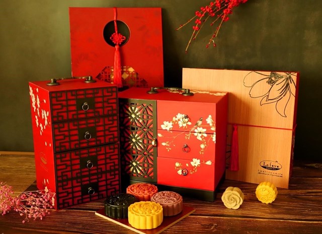 Bộ lễ hộp b&aacute;nh Trung thu nổi bật của Lafeve