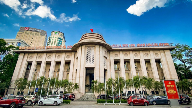 Ch&#237;nh phủ y&#234;u cầu Ng&#226;n h&#224;ng Nh&#224; nước th&#250;c đẩy tăng trưởng t&#237;n dụng, hạ l&#227;i suất cho vay, đẩy mạnh chuyển đổi số - Ảnh 1