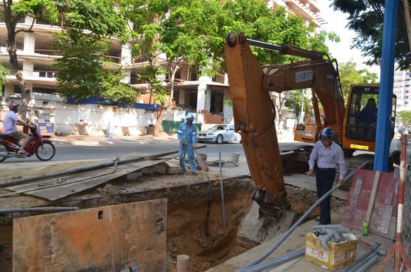Thi c&ocirc;ng dự &aacute;n thu gom, xử l&yacute; v&agrave; tho&aacute;t nước TP Vũng T&agrave;u. Dự &aacute;n n&agrave;y d&ugrave;ng nguồn vốn ODA của Ch&iacute;nh phủ Ph&aacute;p - Ảnh: Đ.H