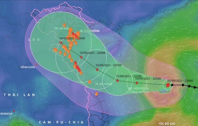 Dự b&aacute;o đường đi của b&atilde;o số 5 tr&ecirc;n Biển Đ&ocirc;ng cho thấy b&atilde;o khả năng hướng v&agrave;o vịnh Bắc Bộ trong những ng&agrave;y tới. Ảnh:&nbsp;VNDMS.