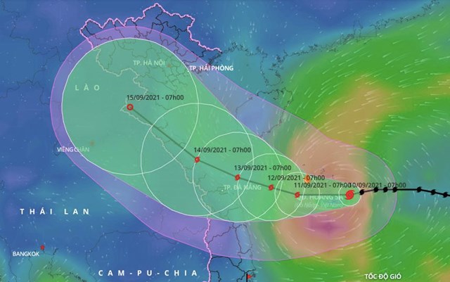 Đường đi của b&atilde;o số 5 theo m&ocirc; h&igrave;nh dự b&aacute;o của Trung t&acirc;m dự b&aacute;o Kh&iacute; tượng thủy văn quốc gia. Ảnh:&nbsp;VNDMS.