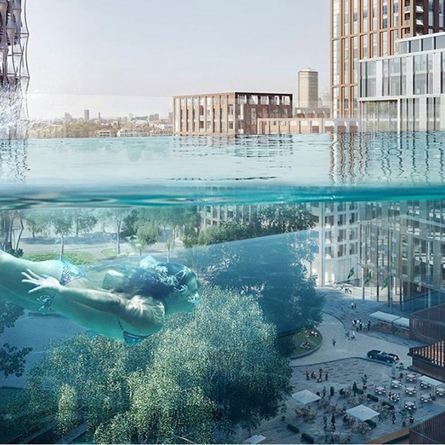 Kh&aacute;ch bơi ở Sky Pool kh&ocirc;ng chỉ c&oacute; thể ngắm nh&igrave;n t&ograve;a nh&agrave; Quốc hội, v&ograve;ng quay London Eye c&ugrave;ng đường ch&acirc;n trời của thủ đ&ocirc; Anh, m&agrave; c&ograve;n được trải nghiệm "tr&ocirc;i" giữa kh&ocirc;ng trung. Đặc biệt khi nh&igrave;n từ b&ecirc;n dưới, người bơi như đang "vẫy v&ugrave;ng" tr&ecirc;n bầu trời.