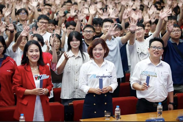 Giải thưởng lớn chưa từng c&oacute; từ Nh&agrave; t&agrave;i trợ độc quyền Techcombank hấp dẫn th&iacute; sinh.