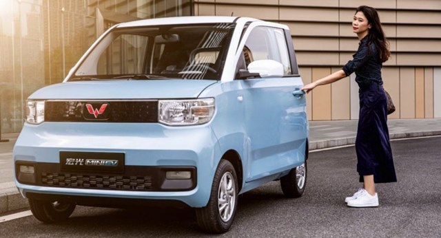 Wuling Hongguang Mini EV l&agrave; d&ograve;ng &ocirc; t&ocirc; điện cỡ nhỏ, do SAIC-GM-Wuling, c&ocirc;ng ty li&ecirc;n doanh giữa tập đo&agrave;n General Motors (GM), SAIC (hay c&ograve;n gọi l&agrave; Shanghai Auto) v&agrave; Wuling Automotive của Trung Quốc sản xuất, ph&acirc;n phối.