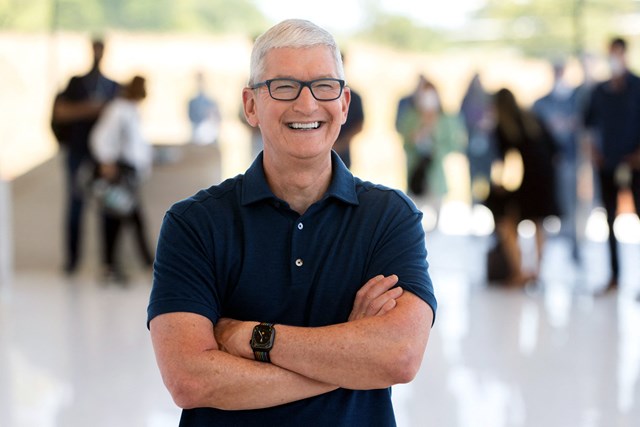 Nh&agrave; l&atilde;nh đạo của Apple Tim Cook cho rằng, &yacute; thức l&agrave;m việc nh&oacute;m k&iacute;ch th&iacute;ch sự s&aacute;ng tạo v&agrave; t&ograve; m&ograve;.