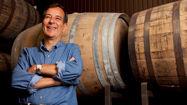 Jim Koch tin tưởng m&igrave;nh c&oacute; thể l&agrave;m ra loại bia ngon nhất d&agrave;nh cho những người th&iacute;ch uống bia ở Mỹ.