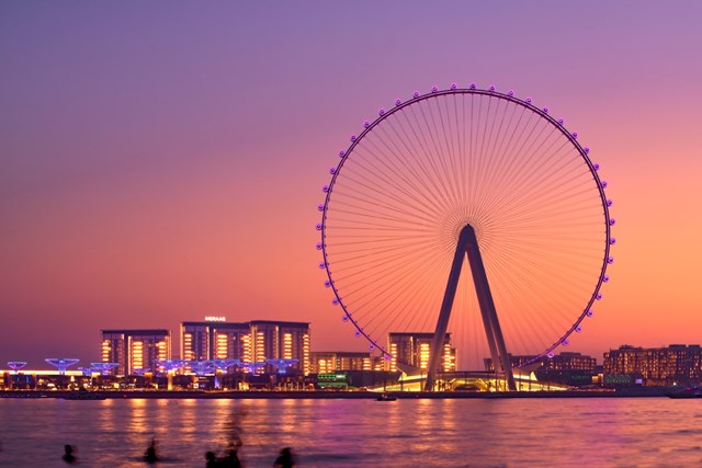 &Ocirc;ng Darren Brooke chia sẻ, v&ograve;ng quay Ain Dubai c&oacute; k&iacute;ch thước gấp 4 lần một v&ograve;ng quay ti&ecirc;u chuẩn. Vậy n&ecirc;n đội ngũ x&acirc;y dựng cần đặc biệt ch&uacute; trọng v&agrave;o thiết kế, đảm bảo mọi thứ được tinh chỉnh ph&ugrave; hợp nhất nhưng vẫn hiệu quả v&agrave; tiết kiệm chi ph&iacute;.&nbsp;