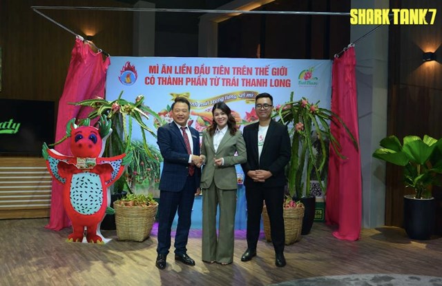 &#39;Cơn b&#227;o&#39; Mỳ t&#244;m Thanh Long b&#249;ng nổ deal triệu USD tr&#234;n s&#243;ng Shark Tank sau viral mạng x&#227; hội  - Ảnh 3