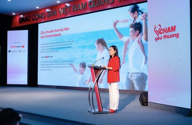 B&agrave; Th&aacute;i Minh Diễm T&uacute; &ndash; Gi&aacute;m đốc Khối Tiếp thị Techcombank, đại diện Nh&agrave; t&agrave;i trợ ti&ecirc;n phong.