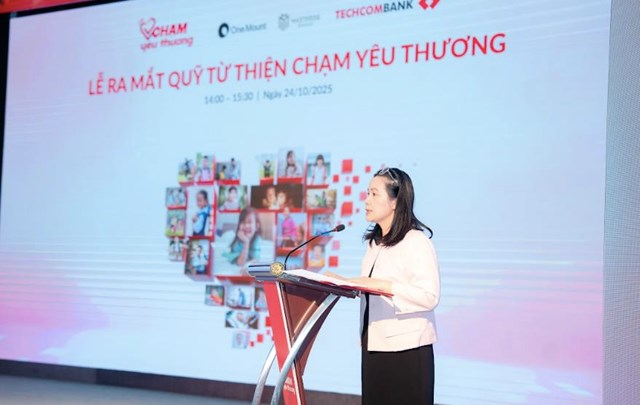B&agrave; Thang Thị Hạnh - Vụ trưởng Vụ tổ chức phi Ch&iacute;nh phủ - Bộ Nội vụ ph&aacute;t biểu tại lễ ra mắt.