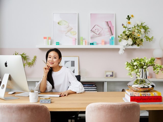 Câu chuyện kinh doanh của Alicia Yoon: Từ 7 USD trong tài khoản ngân hàng đến 'nữ hoàng K-Beauty' tại Mỹ - Ảnh 3 Câu chuyện kinh doanh của Alicia Yoon: Từ 7 USD trong tài khoản ngân hàng đến 'nữ hoàng K-Beauty' tại Mỹ - Ảnh 3