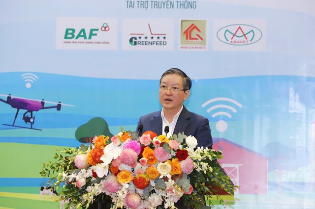 Chủ tịch Hội N&ocirc;ng d&acirc;n Việt Nam Lương Quốc Đo&agrave;n ph&aacute;t biểu đề dẫn tại diễn đ&agrave;n.