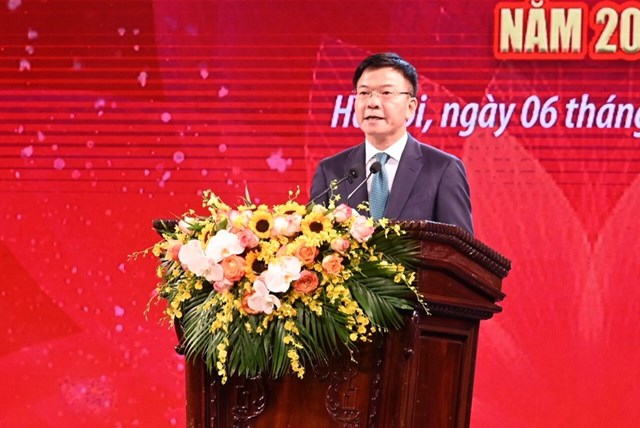 Bộ trưởng Bộ Tư ph&aacute;p L&ecirc; Th&agrave;nh Long khai mạc buổi Lễ.