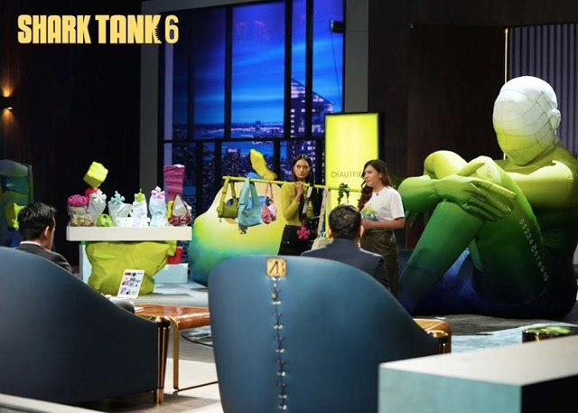 Một local brand túi xách định giá 104 tỷ đồng, Shark Bình và Shark Hùng Anh ra deal giống hệt, startup chọn ai? - Ảnh 1 Một local brand túi xách định giá 104 tỷ đồng, Shark Bình và Shark Hùng Anh ra deal giống hệt, startup chọn ai? - Ảnh 1