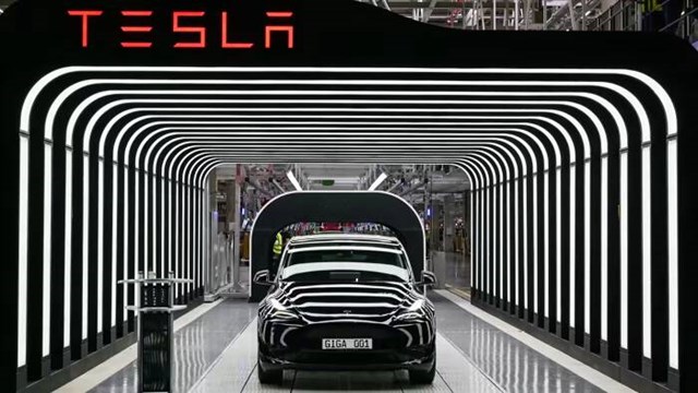 Lợi nhuận tr&#234;n mỗi xe điện Tesla b&#225;n ra cao gấp 8 lần Toyota - Ảnh 1