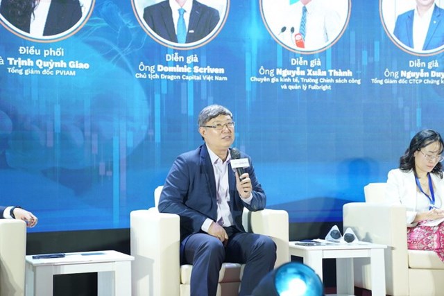 &Ocirc;ng Nguyễn Xu&acirc;n Th&agrave;nh, chuy&ecirc;n gia kinh tế, Trường Ch&iacute;nh s&aacute;ch C&ocirc;ng v&agrave; Quản l&yacute; Fulbright dự b&aacute;o ch&iacute;nh s&aacute;ch tiền tệ. (Ảnh: Ban tổ chức Chương tr&igrave;nh).