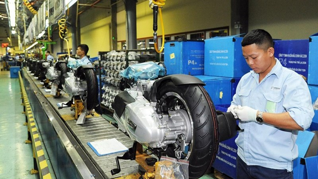 Ch&iacute;nh phủ tiếp tục ưu ti&ecirc;n giữ vững ổn định kinh tế vĩ m&ocirc;, kiểm so&aacute;t lạm ph&aacute;t, th&uacute;c đẩy tăng trưởng, bảo đảm c&acirc;n đối lớn của nền kinh tế.